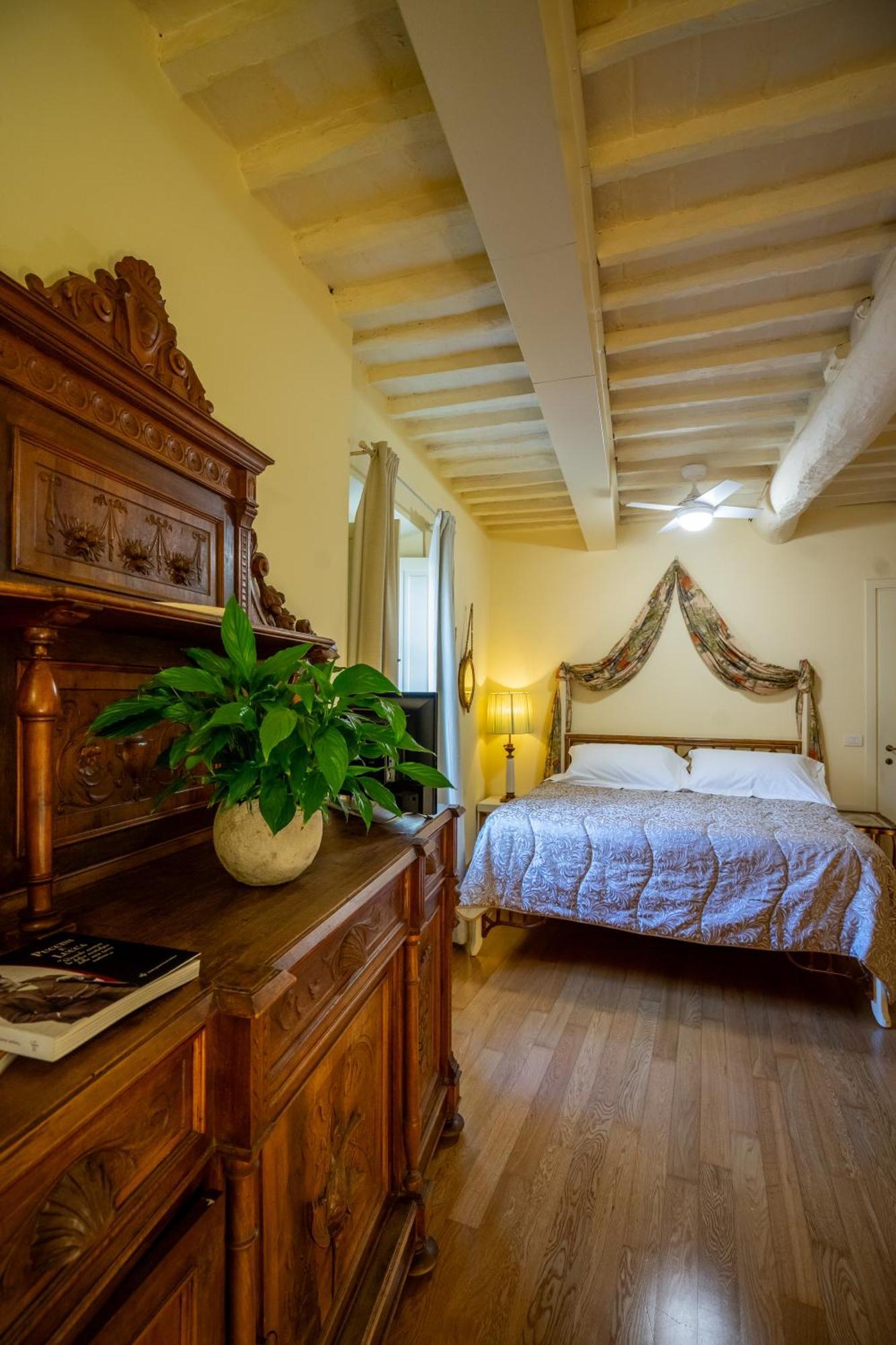 مبيت وإفطار لوكا Palazzo Rocchi - Residenza D'Epoca المظهر الخارجي الصورة