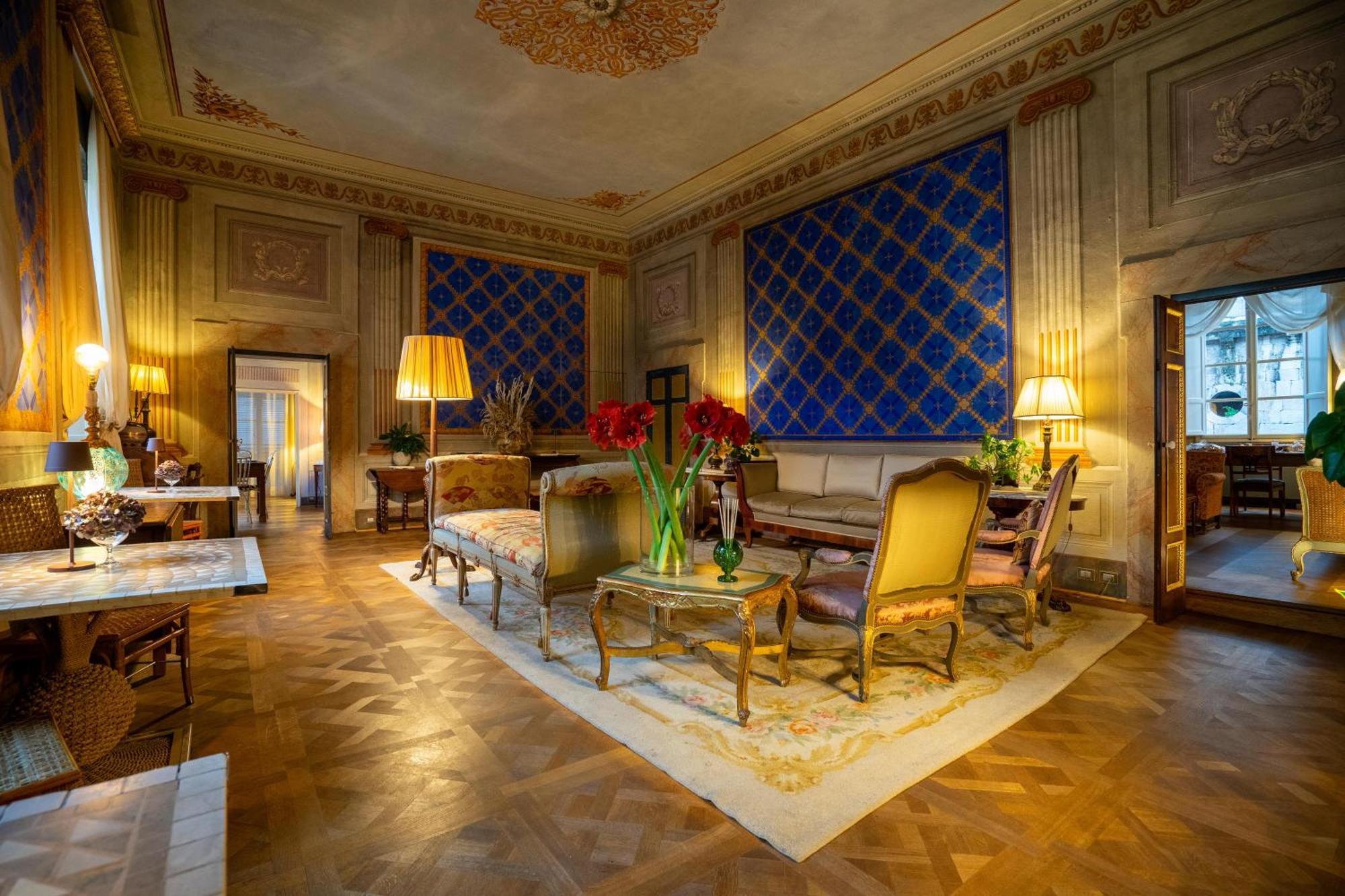 مبيت وإفطار لوكا Palazzo Rocchi - Residenza D'Epoca المظهر الخارجي الصورة