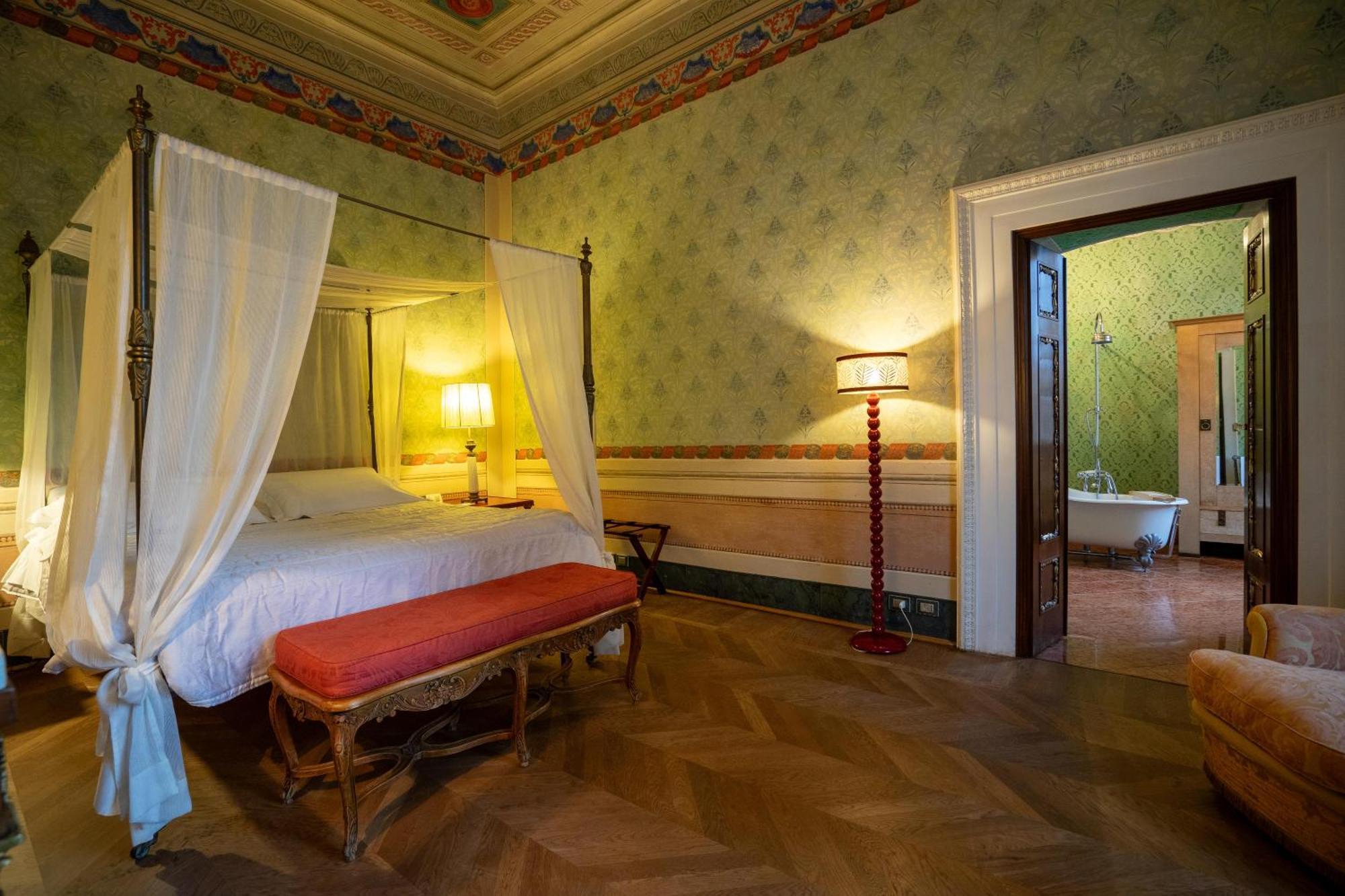 مبيت وإفطار لوكا Palazzo Rocchi - Residenza D'Epoca المظهر الخارجي الصورة